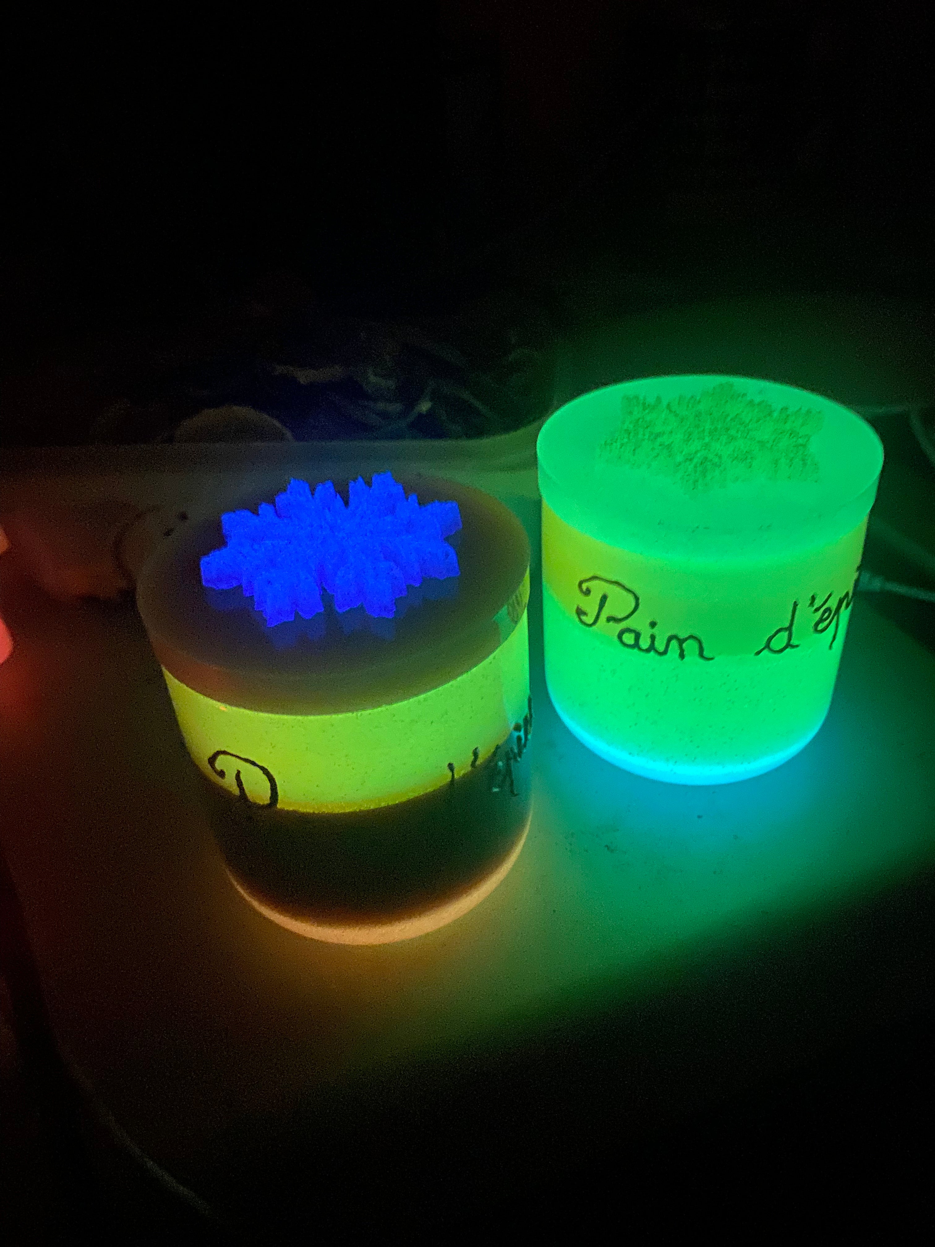 Bougie pain d'épice PHOSPHORESCENTE !!!!! ( choix des couleurs)