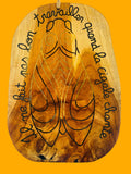 Planche apéritif en Teck gravée la cible – Résine & Bois artisanal