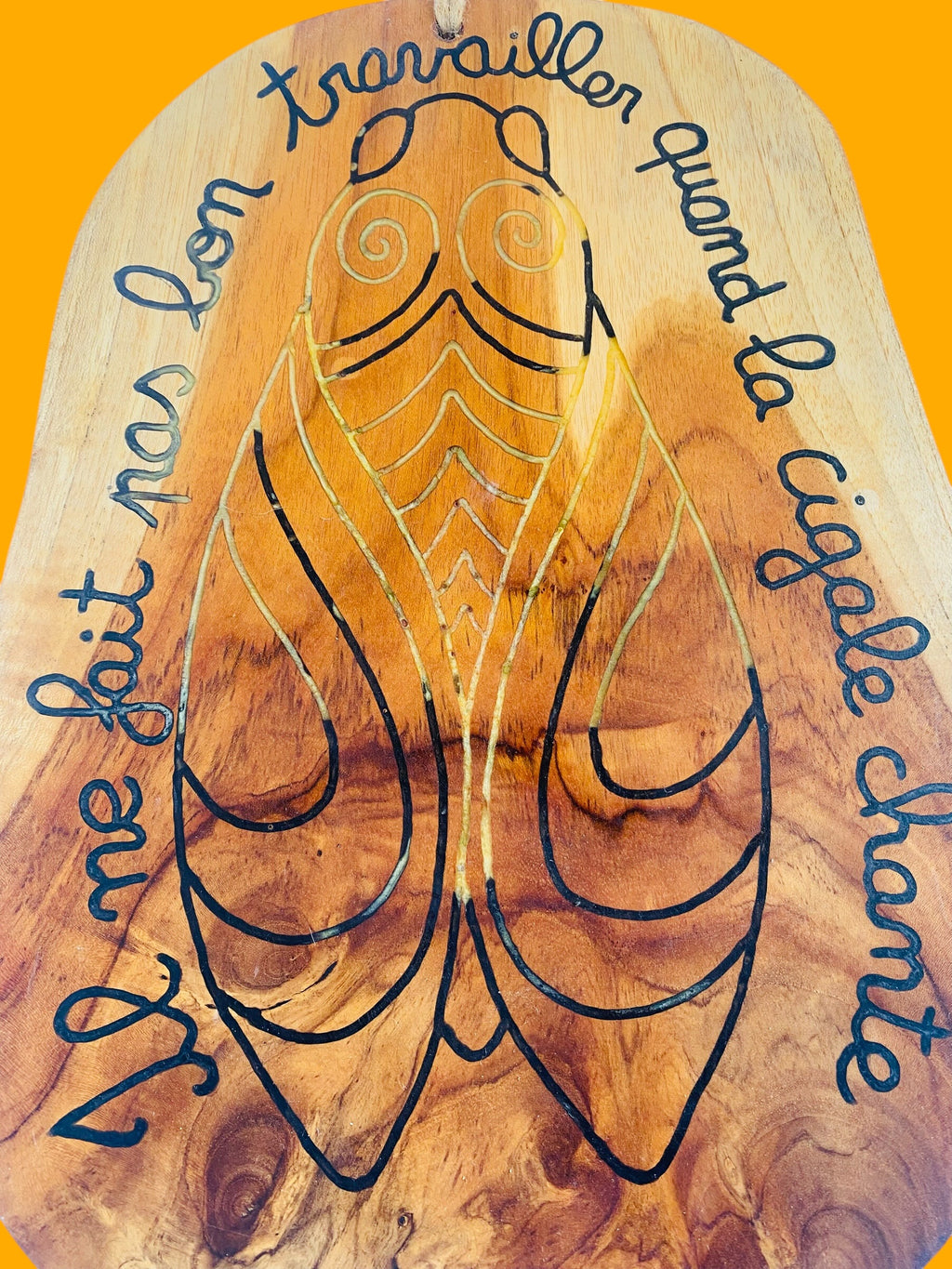 Planche apéritif en Teck gravée la cible – Résine & Bois artisanal