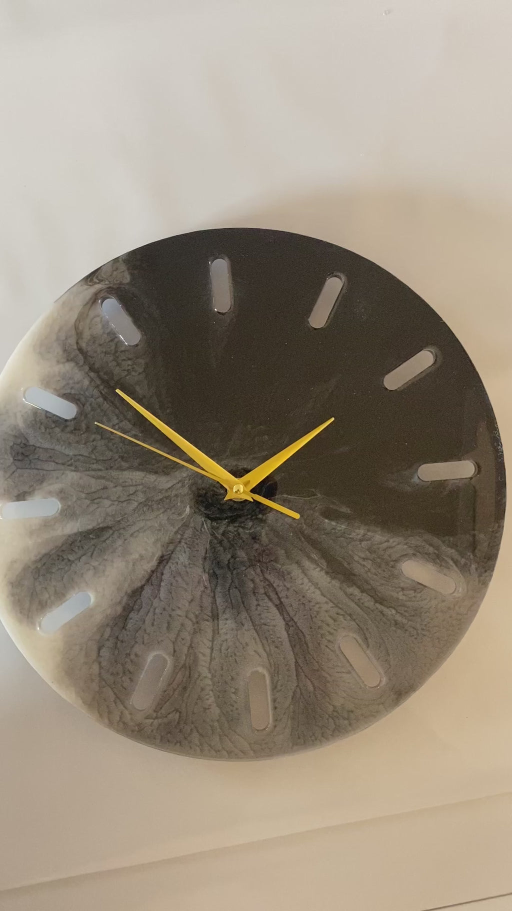 MONTRE Murale métallisé