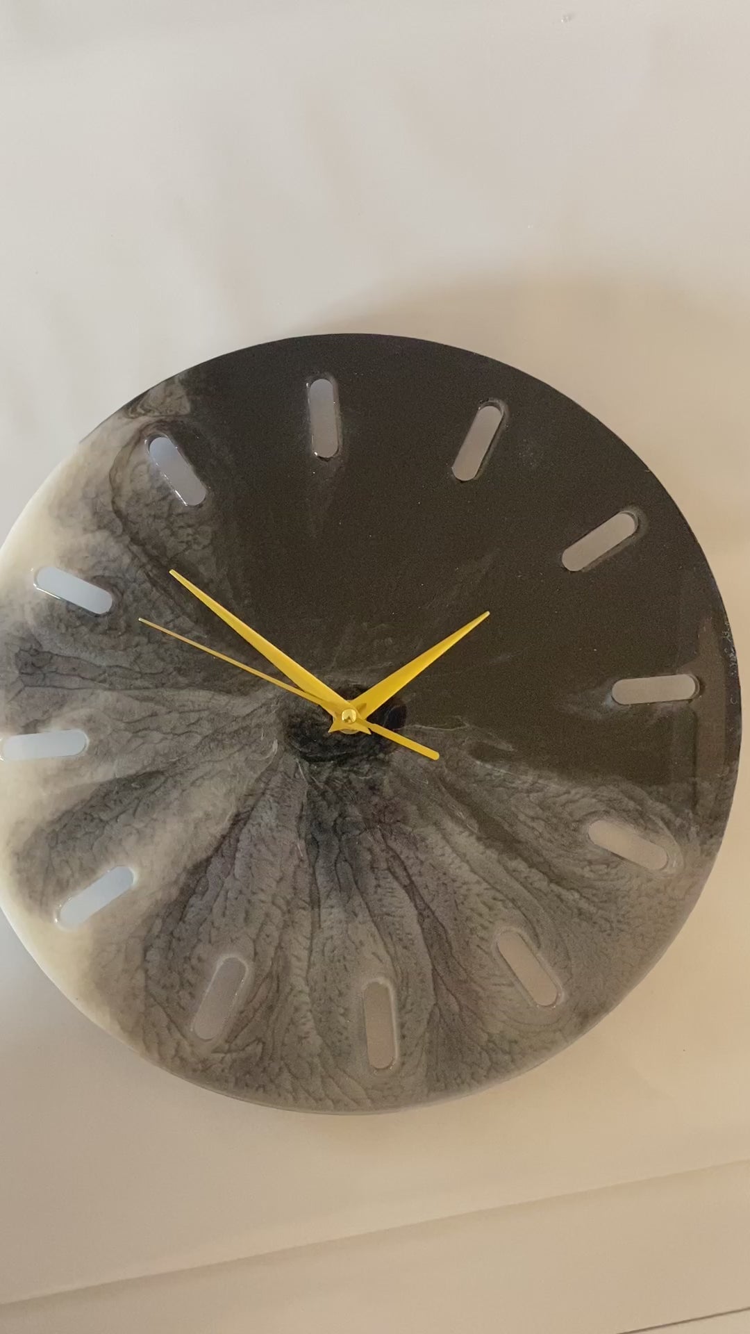 MONTRE Murale métallisé