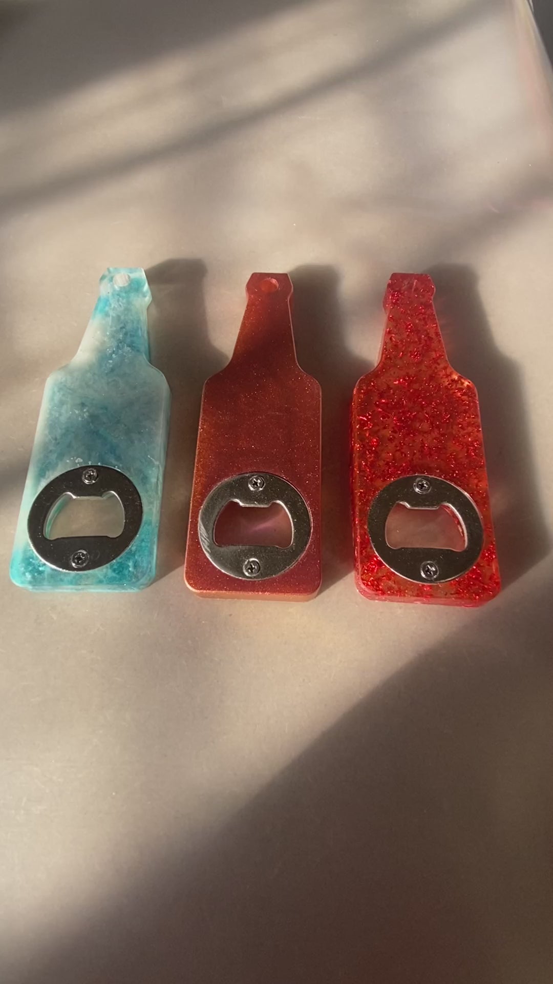 Décapsuleur bouteille  en résine couleurs variés